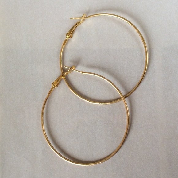 New Circle hoop Earrings Gold tone - Picture 3 of 8